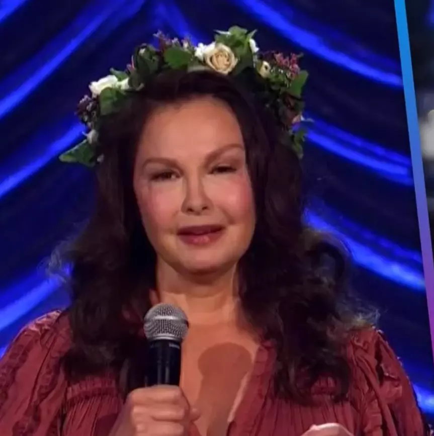 ashley judd WEARS CROWN AT MOM FUNERAL